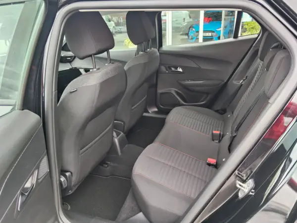 Peugeot 2008 1.2 PureTech Style 17