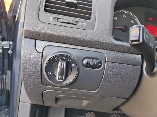 Volkswagen Golf 1.9 TDi Confortline 18