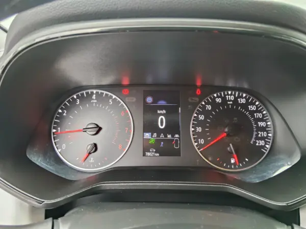 Renault Clio 1.0 TCe Evolution Bi-Fuel 36