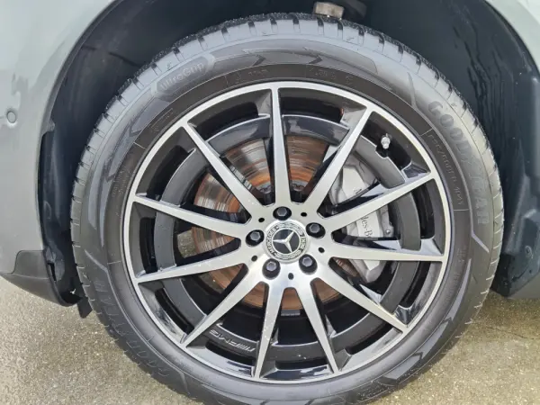 Mercedes-Benz EQC 400 4Matic AMG Line 11