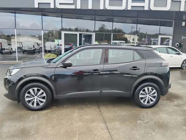 Peugeot 2008 1.2 PureTech Style 9