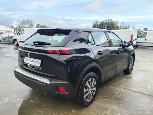 Peugeot 2008 1.2 PureTech Style 8