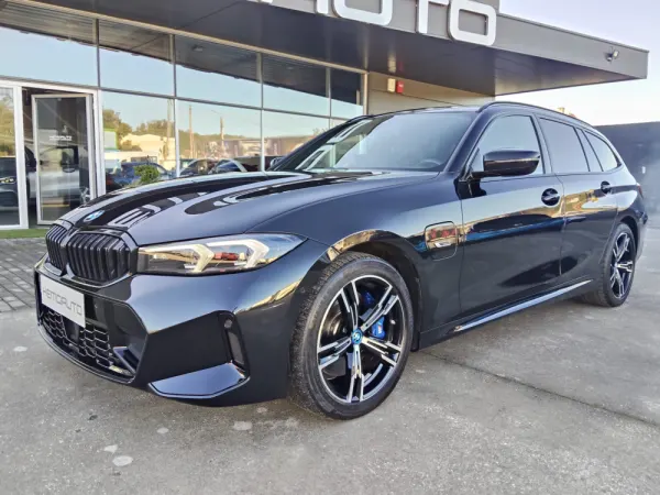 BMW 330 e Pack Desportivo M Pro Auto 8
