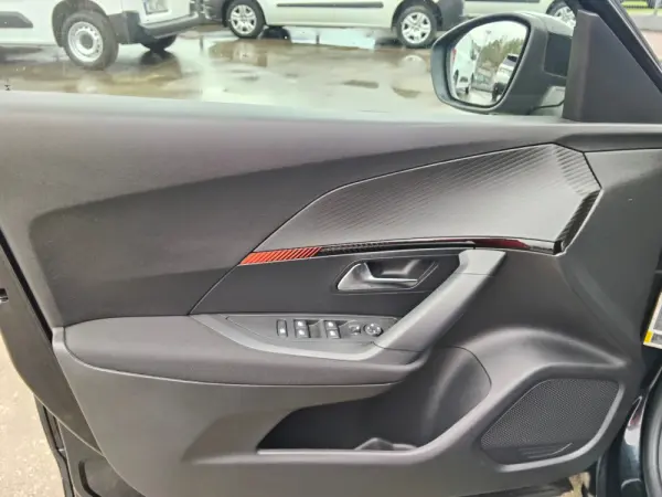 Peugeot 2008 1.2 PureTech Style 12