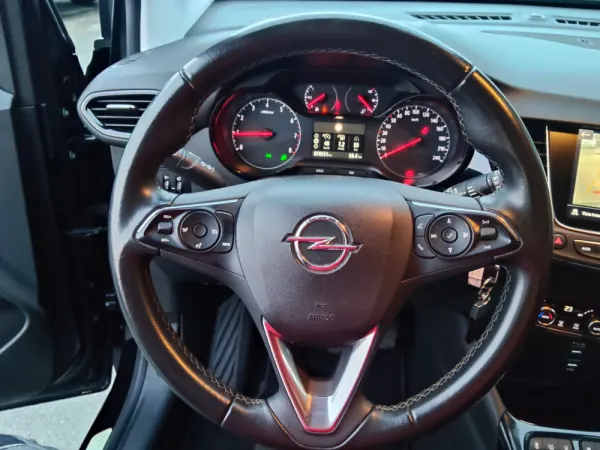 Opel Crossland 1.2 T Business Edition 30