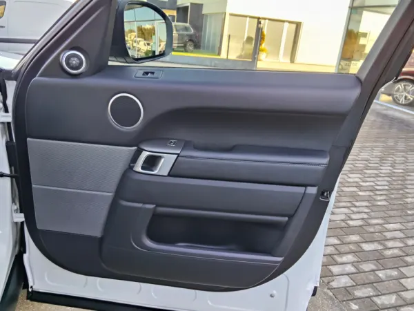 Land Rover Range Rover Sport 2.0 SD4 HSE 26