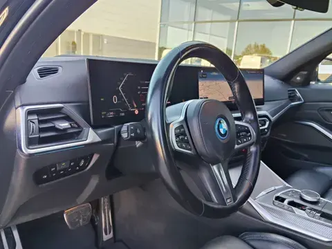 BMW 330 e Pack Desportivo M Pro Auto 33