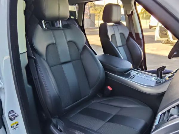 Land Rover Range Rover Sport 2.0 SD4 HSE 28