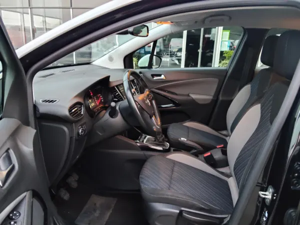 Opel Crossland 1.2 T Business Edition 14