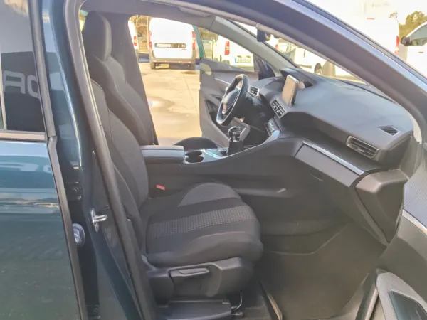 Peugeot 3008 1.2 PureTech Active Pack 17