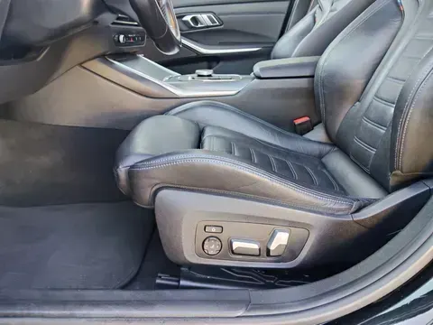 BMW 330 e Pack Desportivo M Pro Auto 32