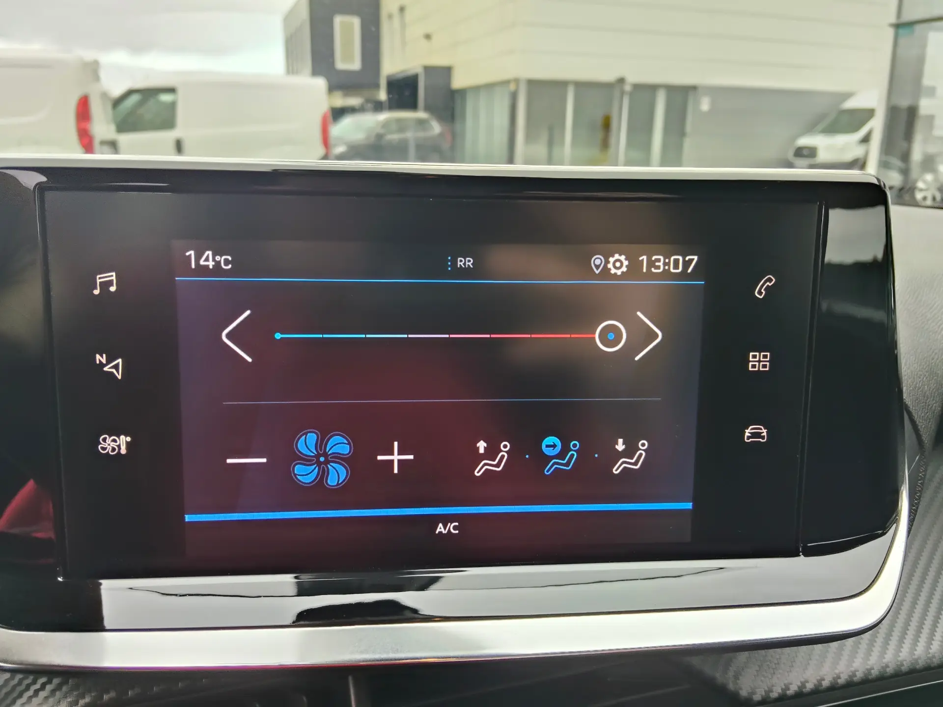 Peugeot 2008 1.2 PureTech Style 29