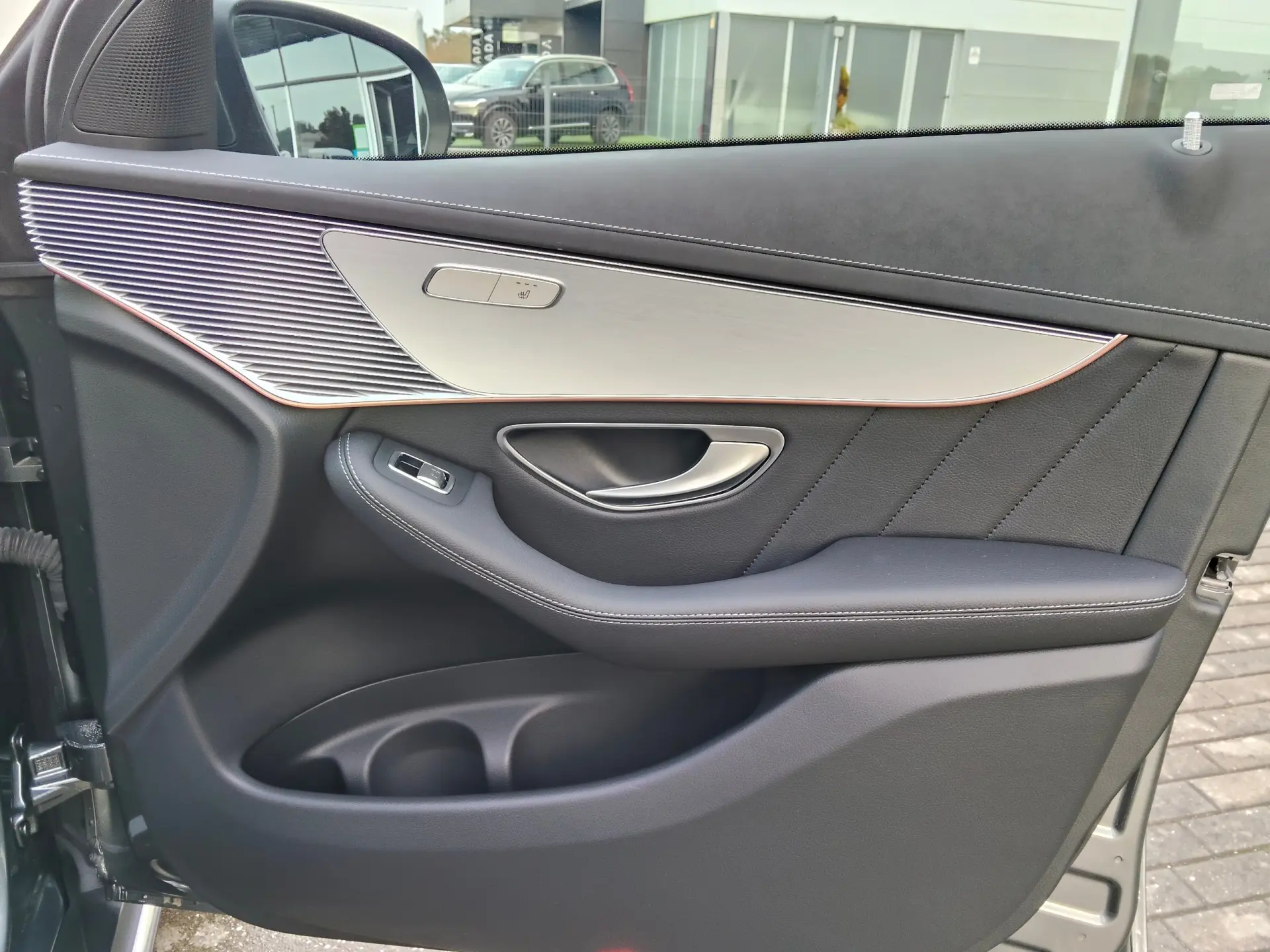 Mercedes-Benz EQC 400 4Matic AMG Line 37