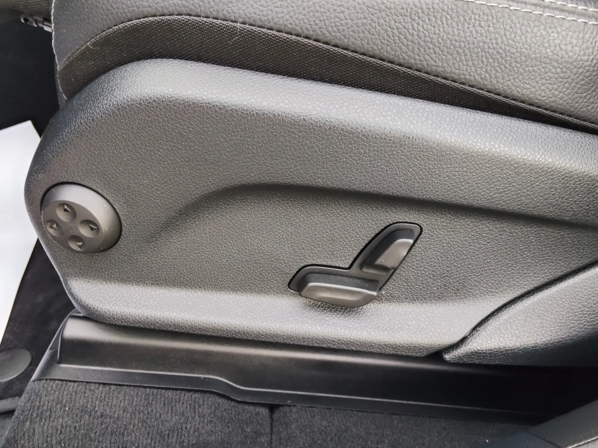 Mercedes-Benz EQC 400 4Matic AMG Line 25