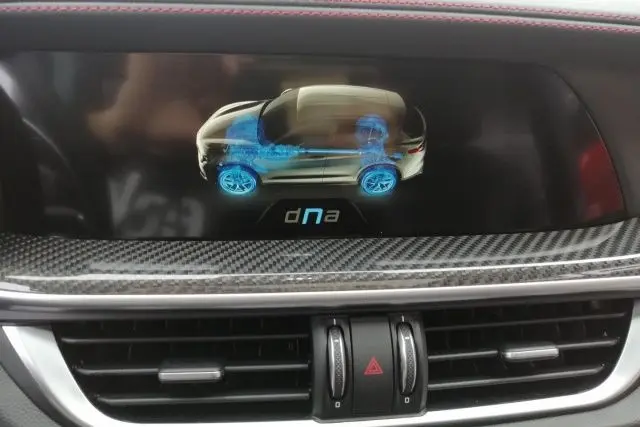 Alfa Romeo Stelvio Quadrifoglio Q4 2.9 510cv 46