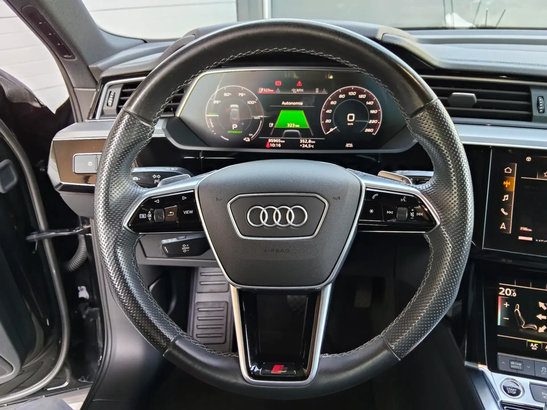Audi e-tron 55 quattro S line 41