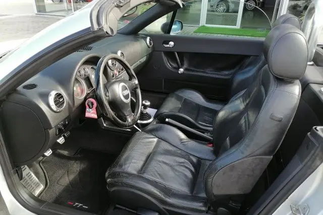 Audi TT Roadster 1.8 T quattro 14