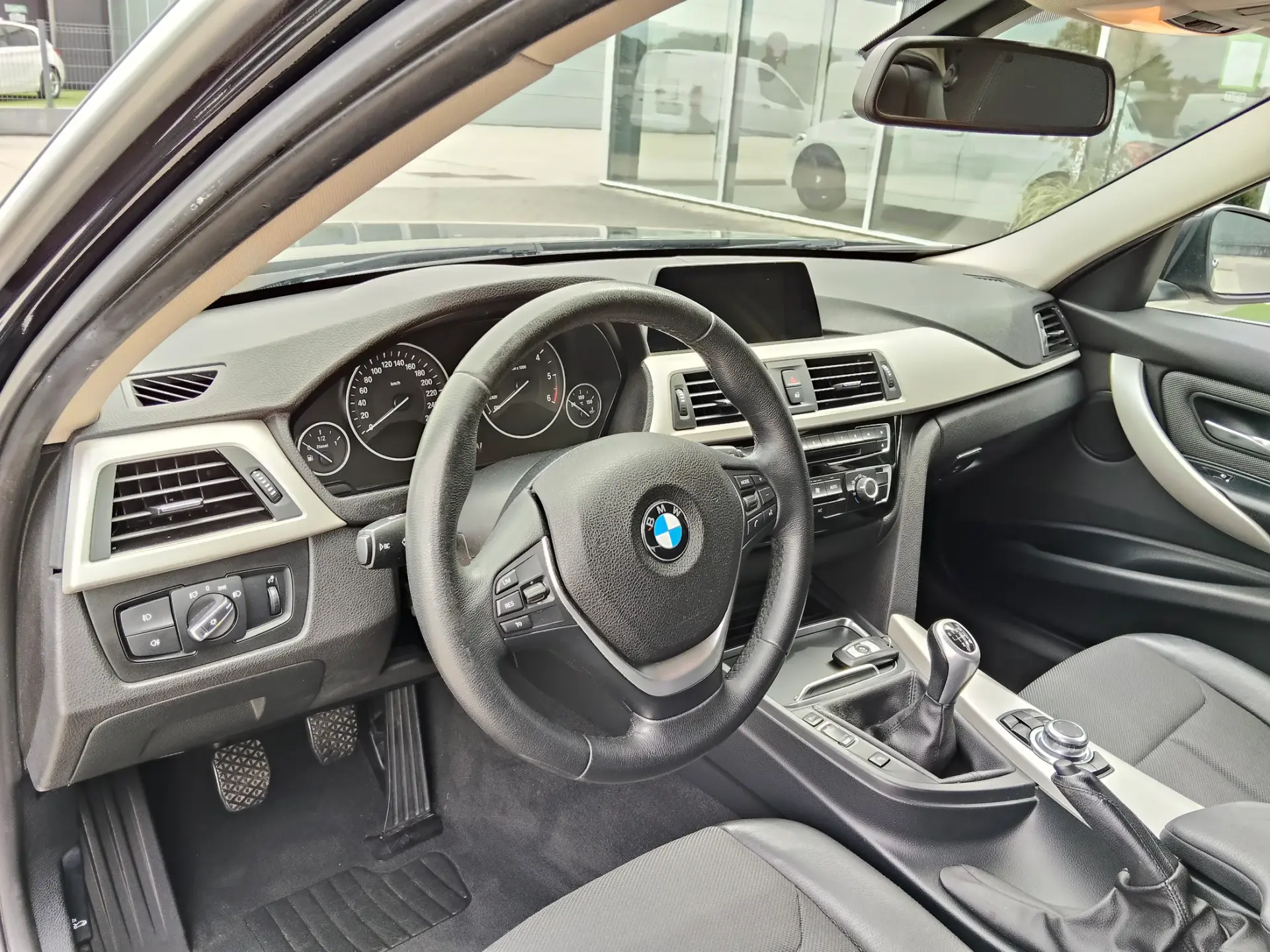 BMW 316 d Line Sport 13