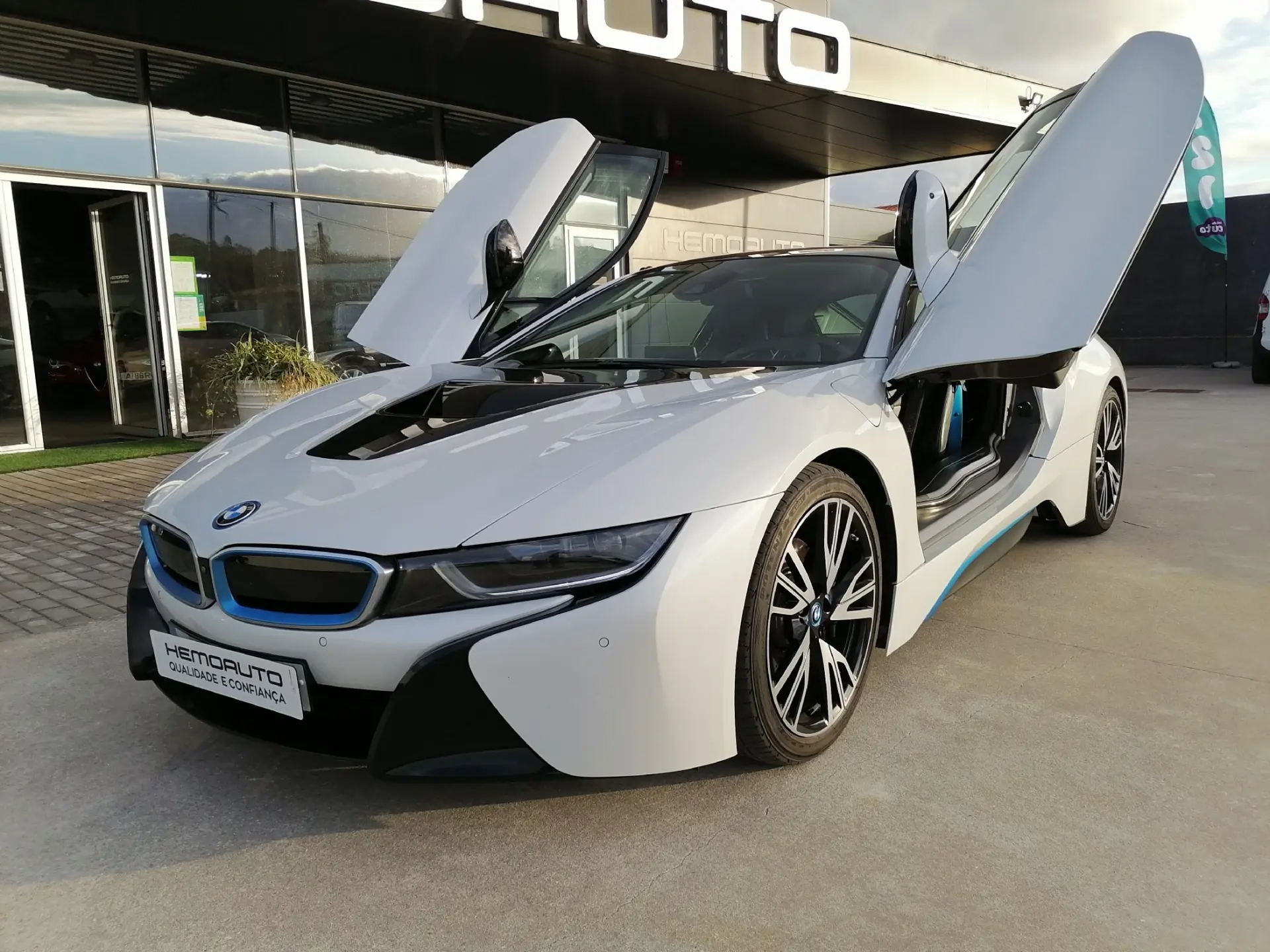 BMW i8 Standard 12