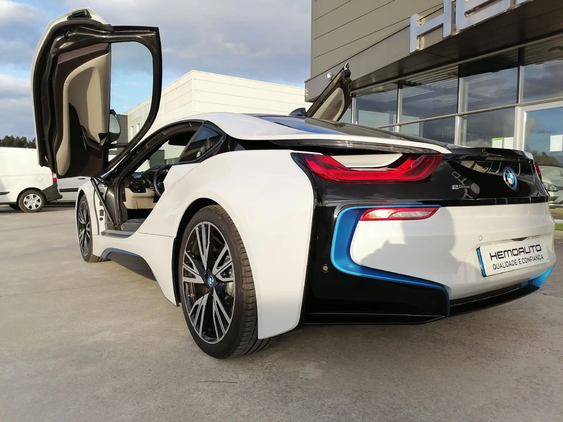 BMW i8 Standard 16