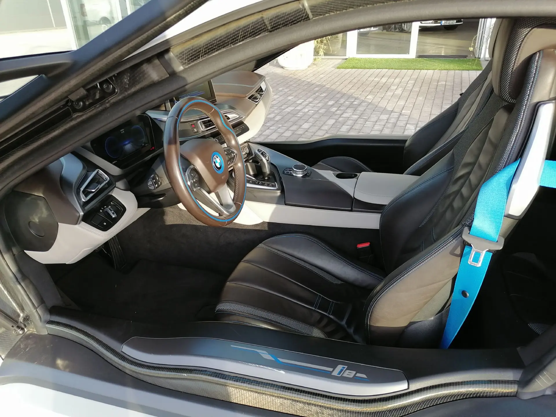BMW i8 Standard 39