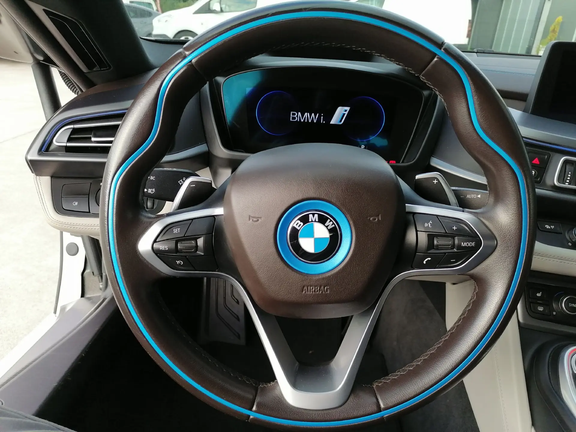 BMW i8 Standard 44