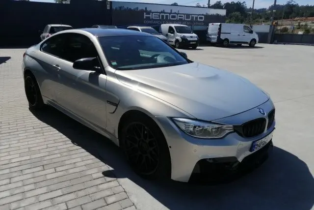 BMW M4 7