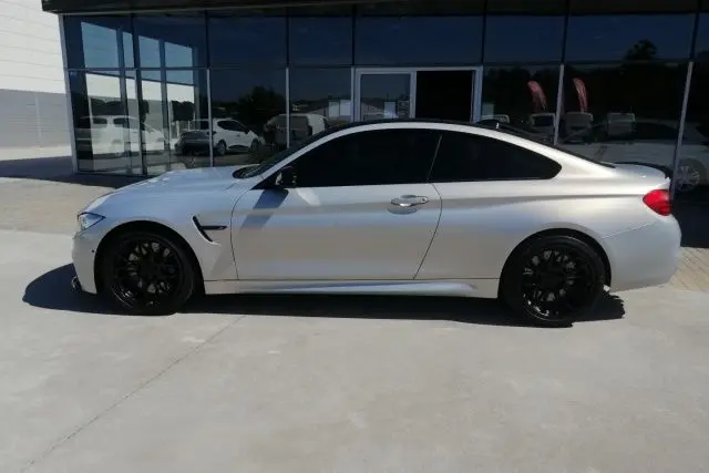 BMW M4 9