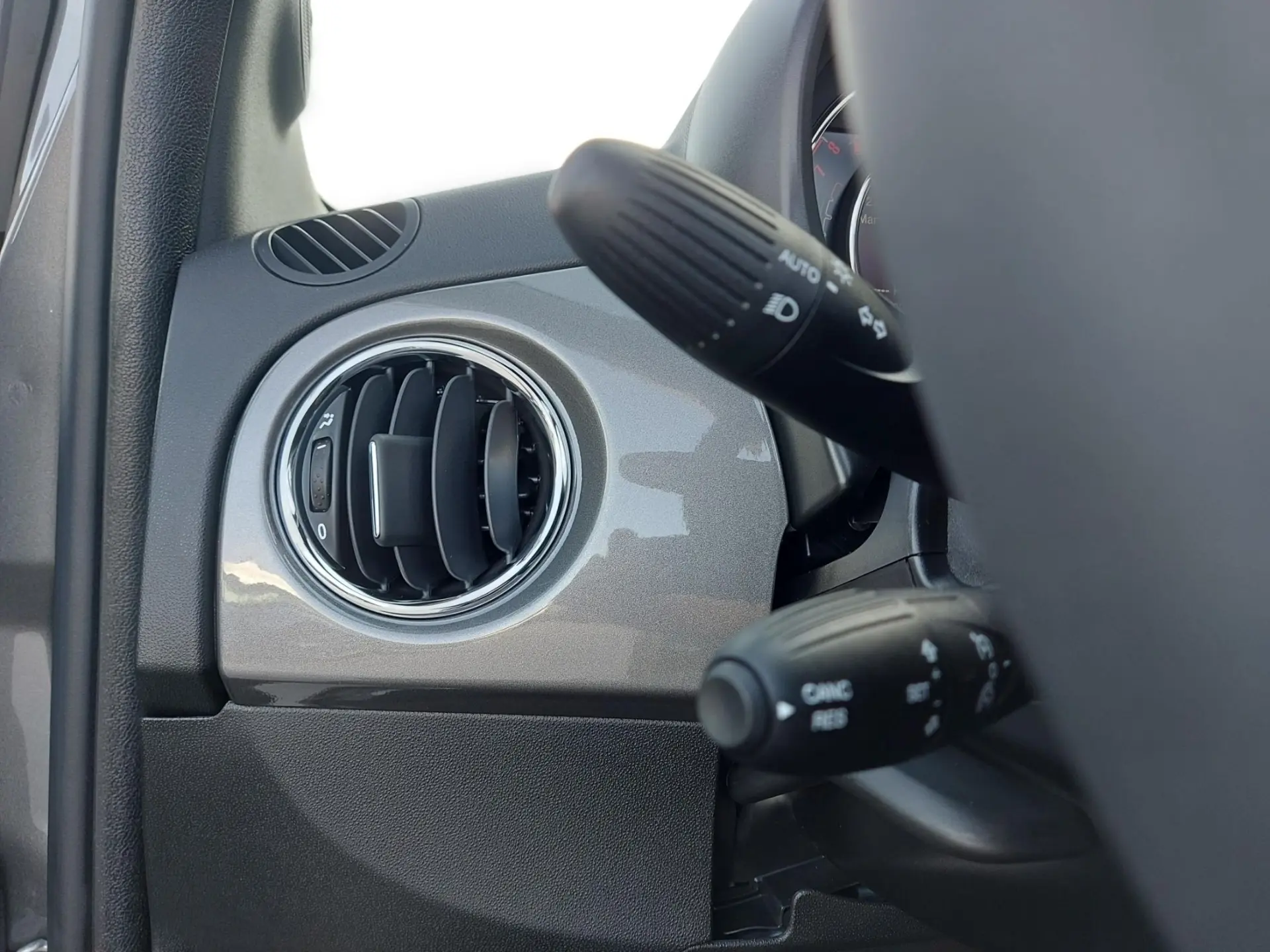 Fiat 500C 1.0 Hybrid 38