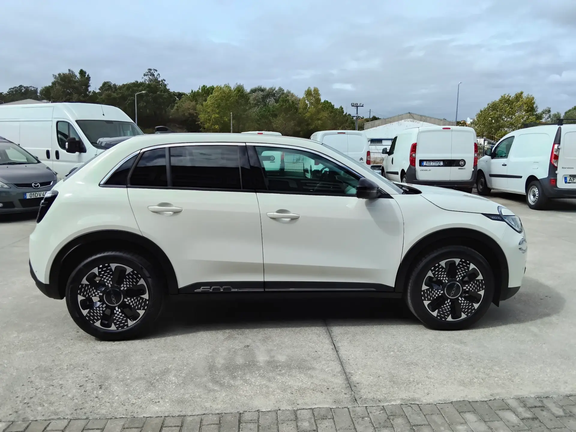 Fiat 600 1.2 Hybrid La Prima 9