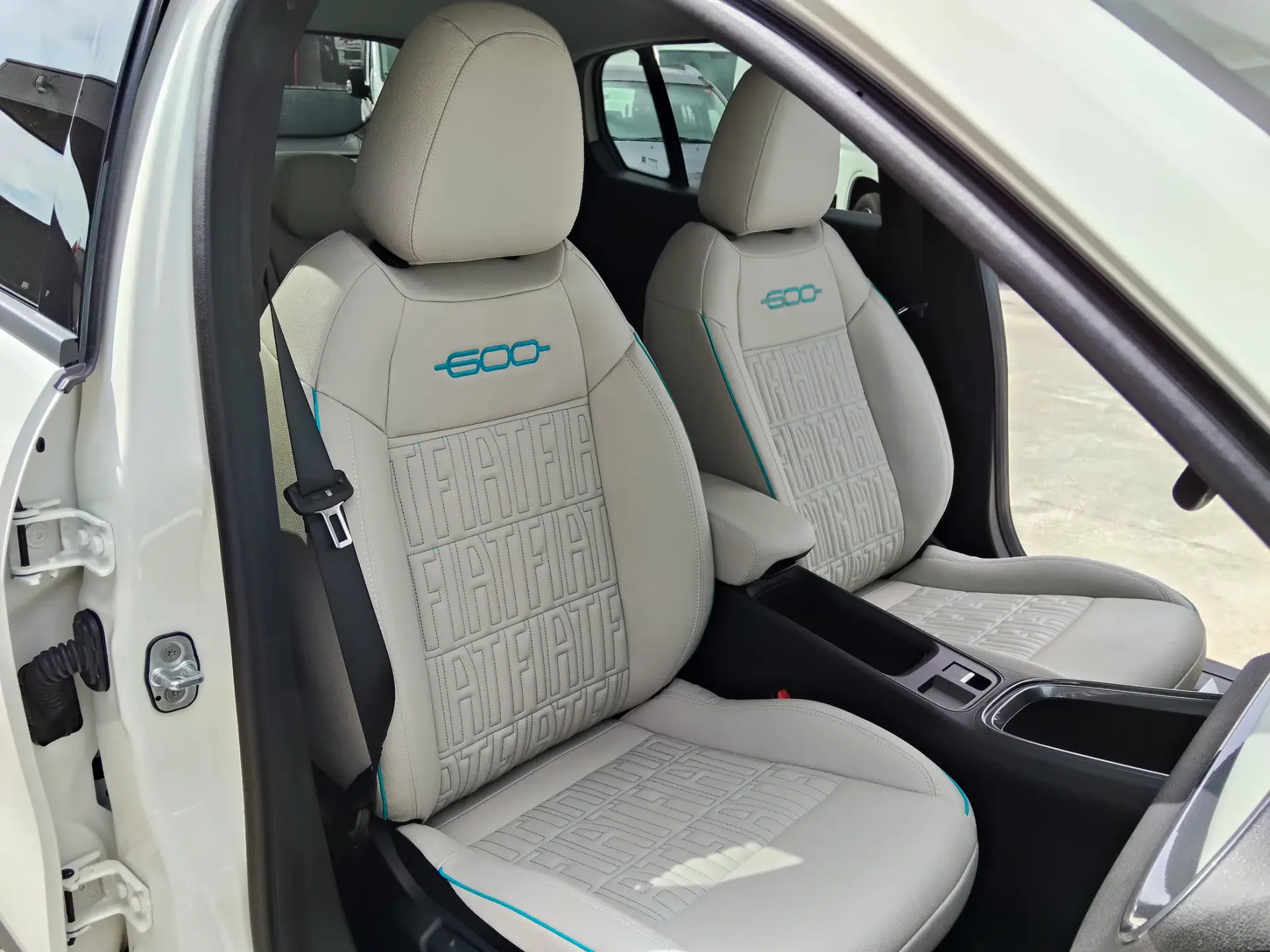 Fiat 600 1.2 Hybrid La Prima 25