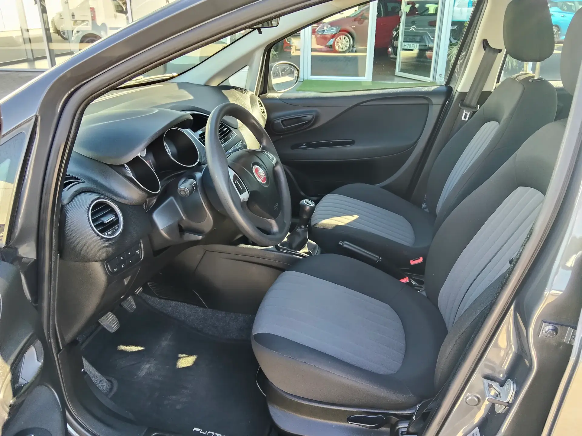 Fiat Grande Punto 1.3 M-Jet Easy S&S 11