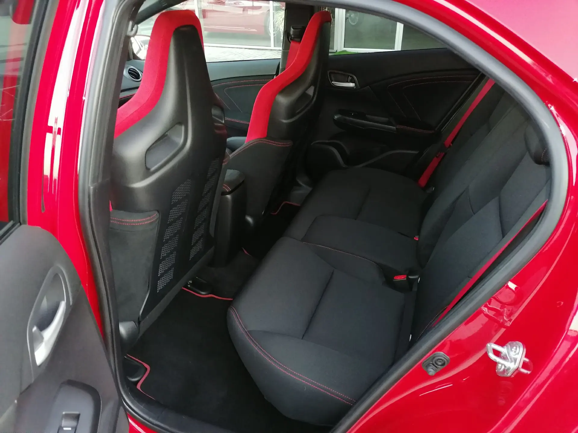 Honda Civic 2.0 i-VTEC Type-R 22