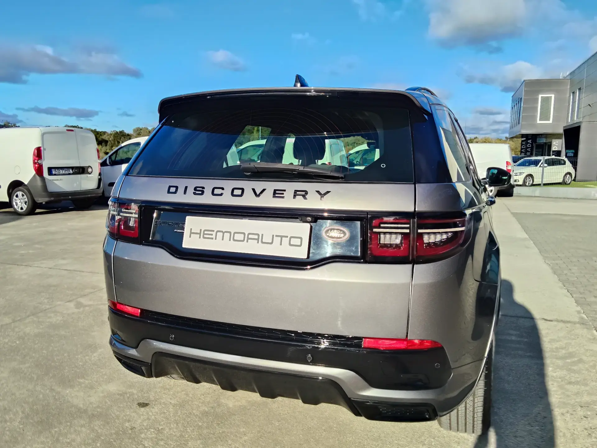Land Rover Discovery Sport P300e AWD Dynamic SE 9
