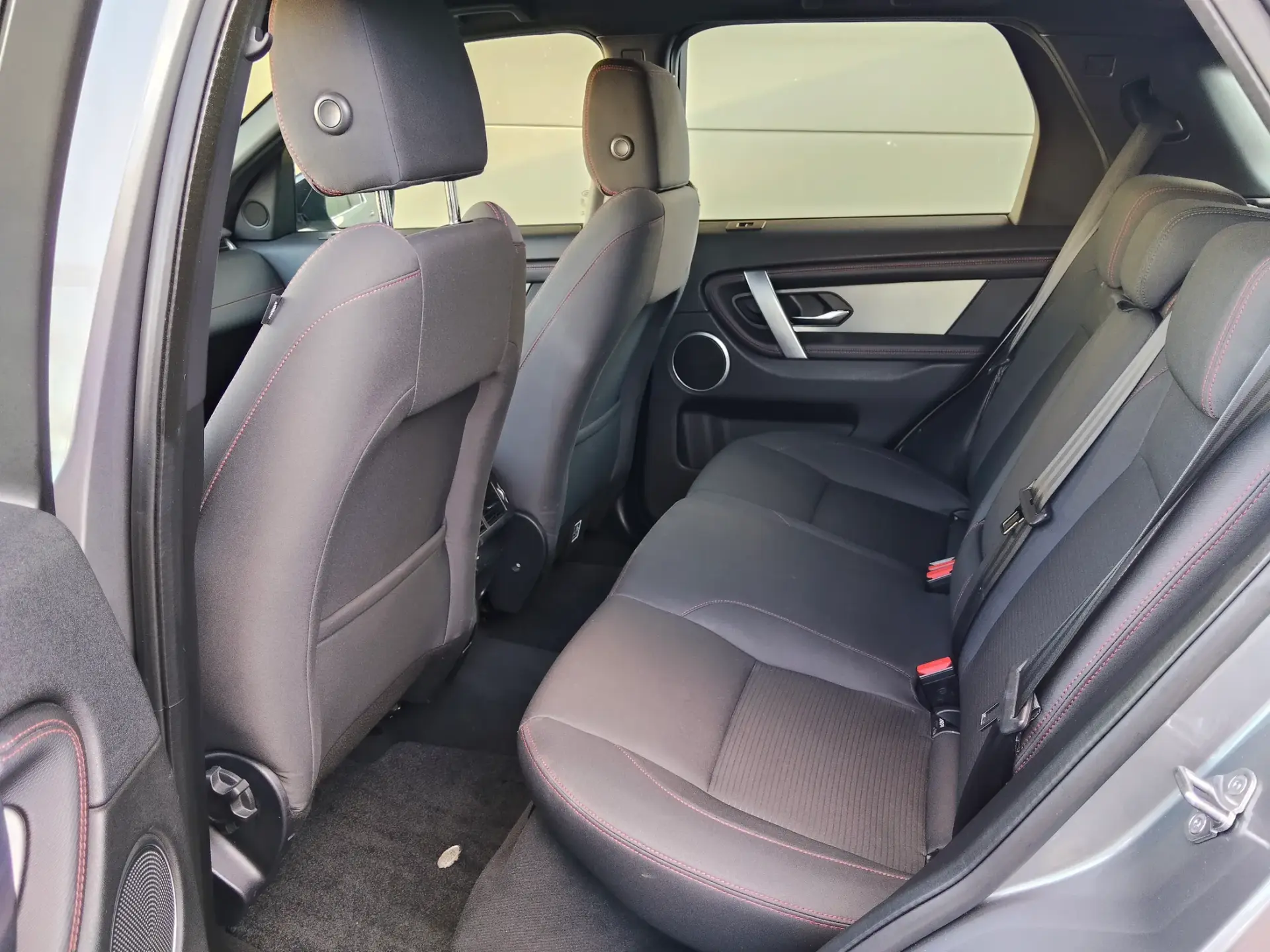 Land Rover Discovery Sport P300e AWD Dynamic SE 21