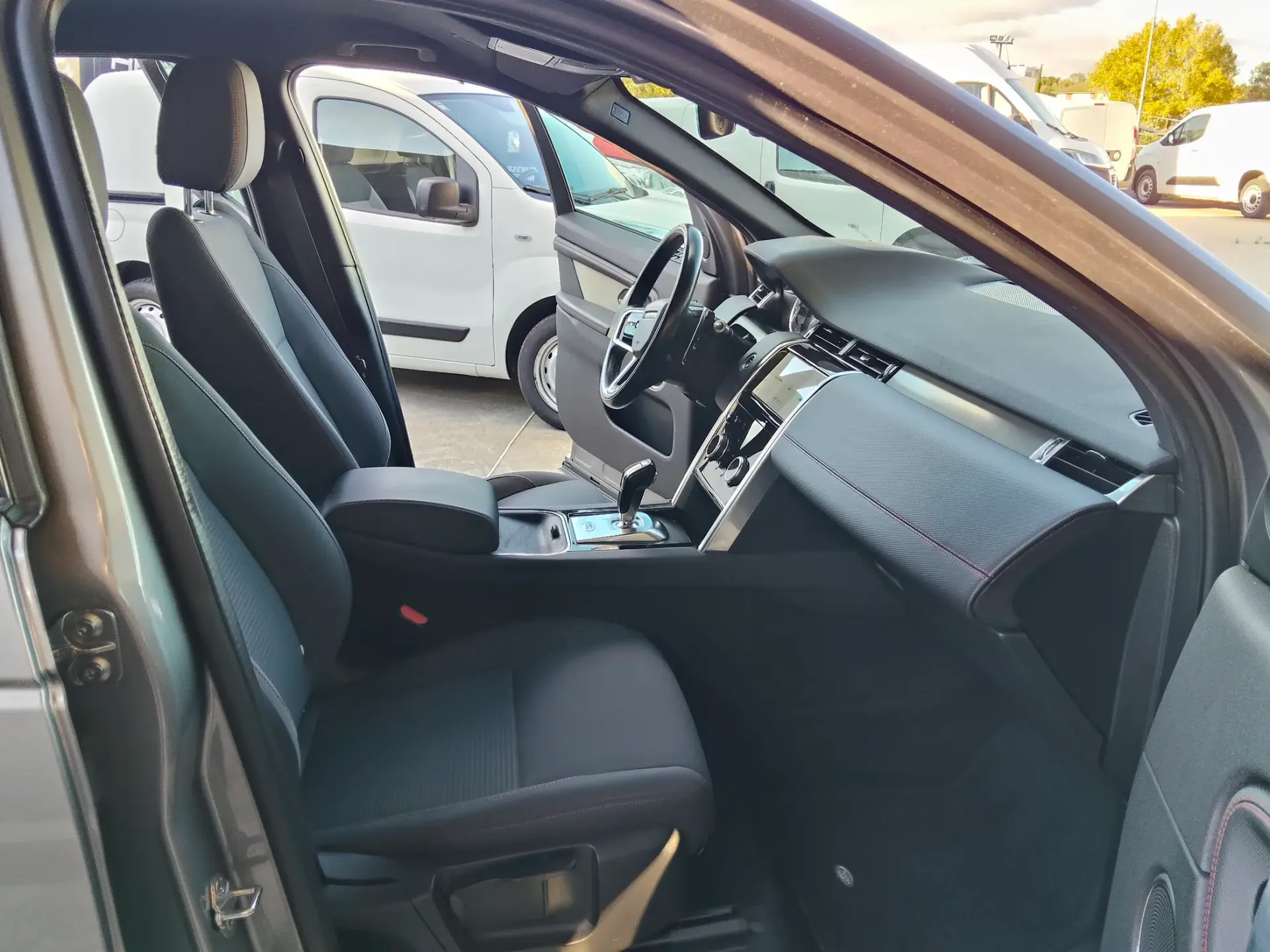 Land Rover Discovery Sport P300e AWD Dynamic SE 25