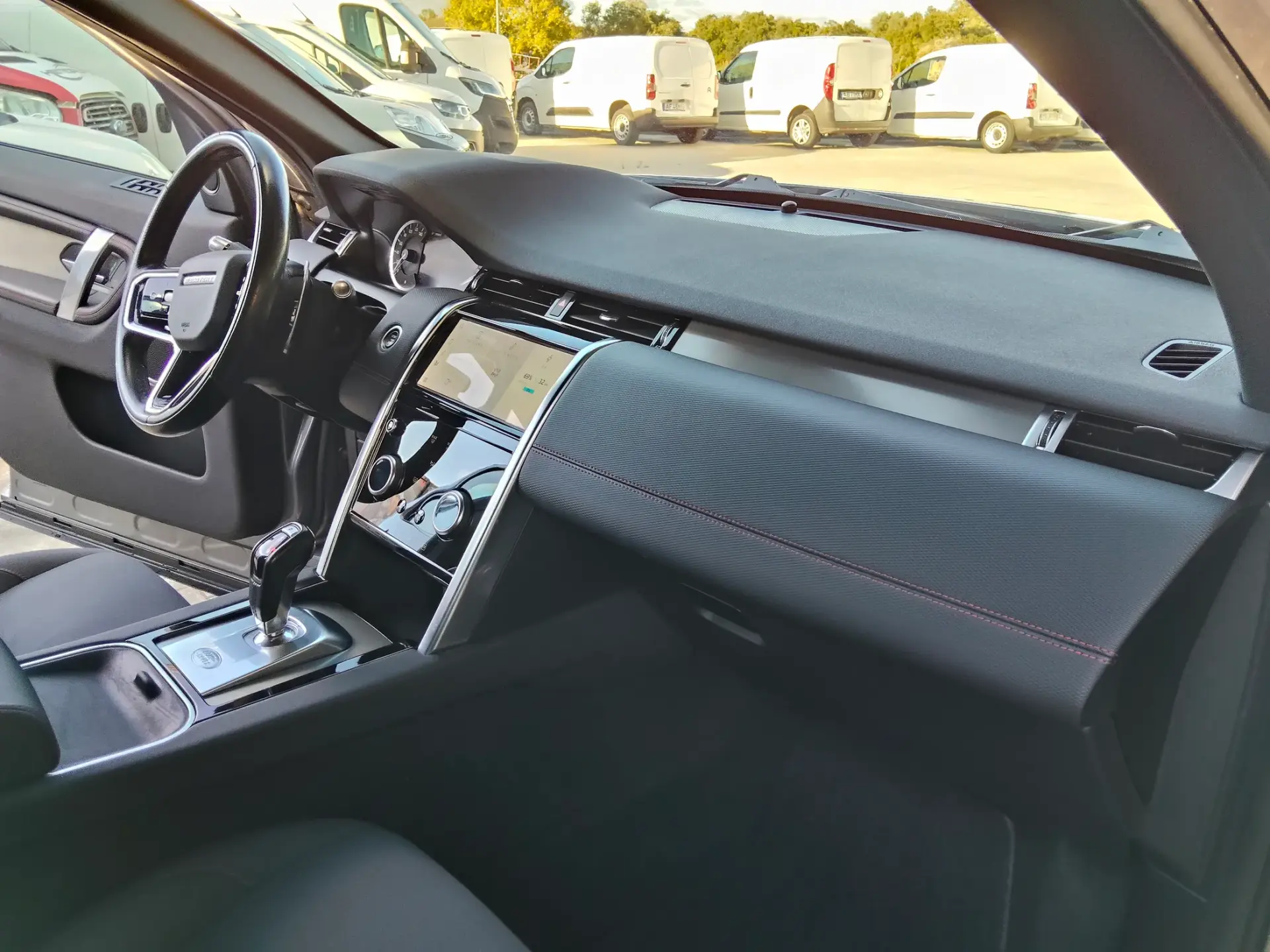 Land Rover Discovery Sport P300e AWD Dynamic SE 26