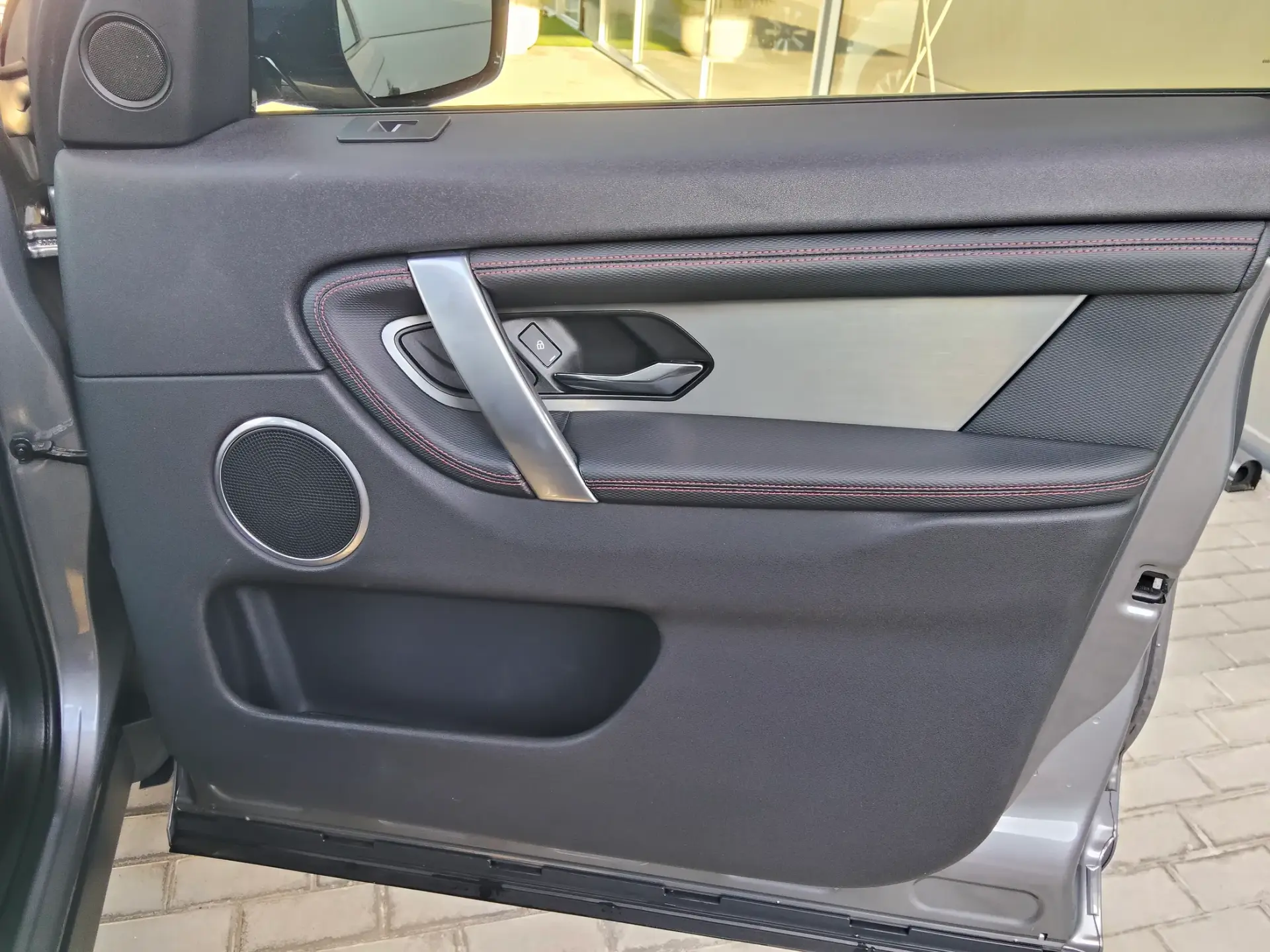 Land Rover Discovery Sport P300e AWD Dynamic SE 27