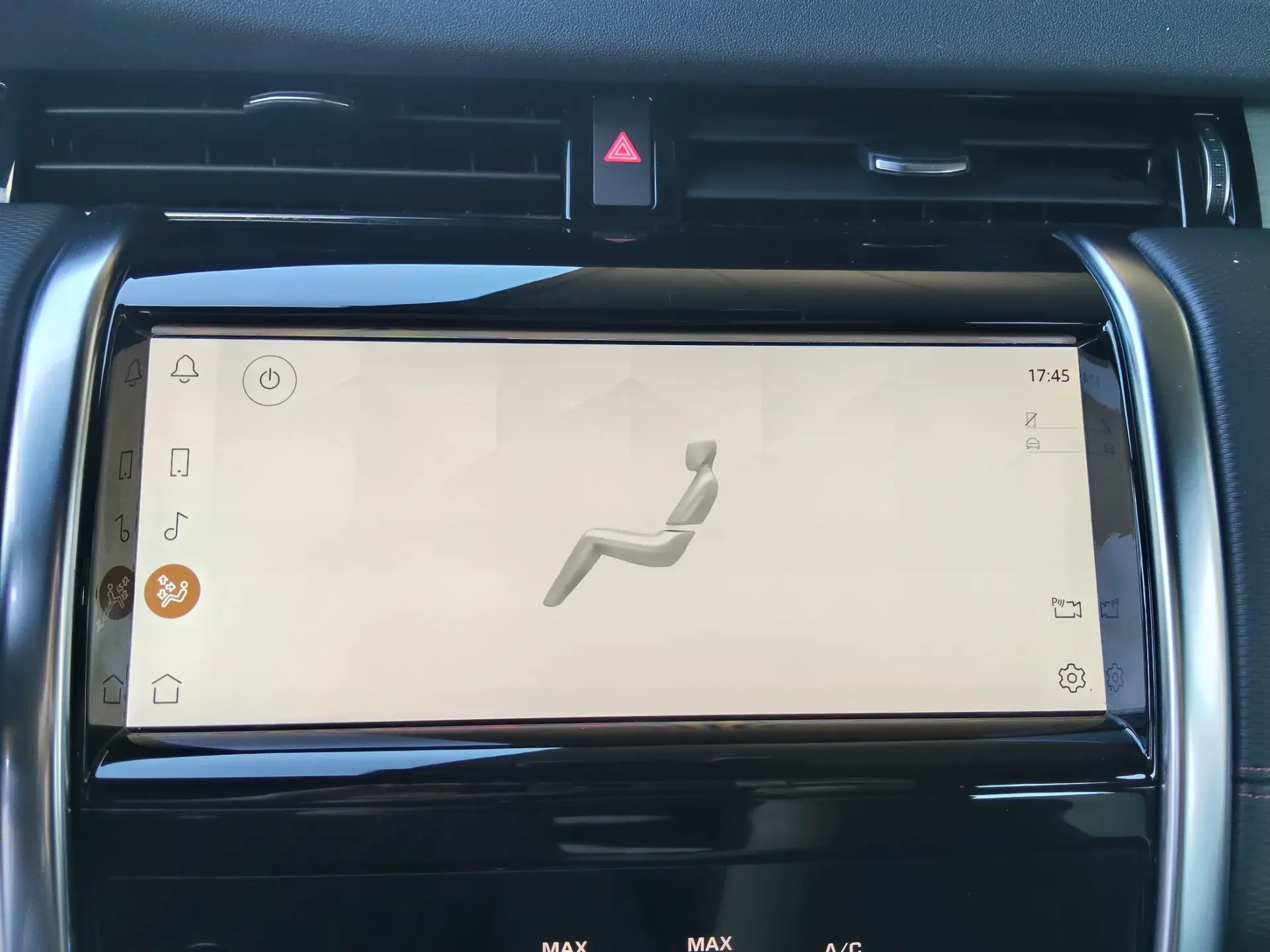 Land Rover Discovery Sport P300e AWD Dynamic SE 38