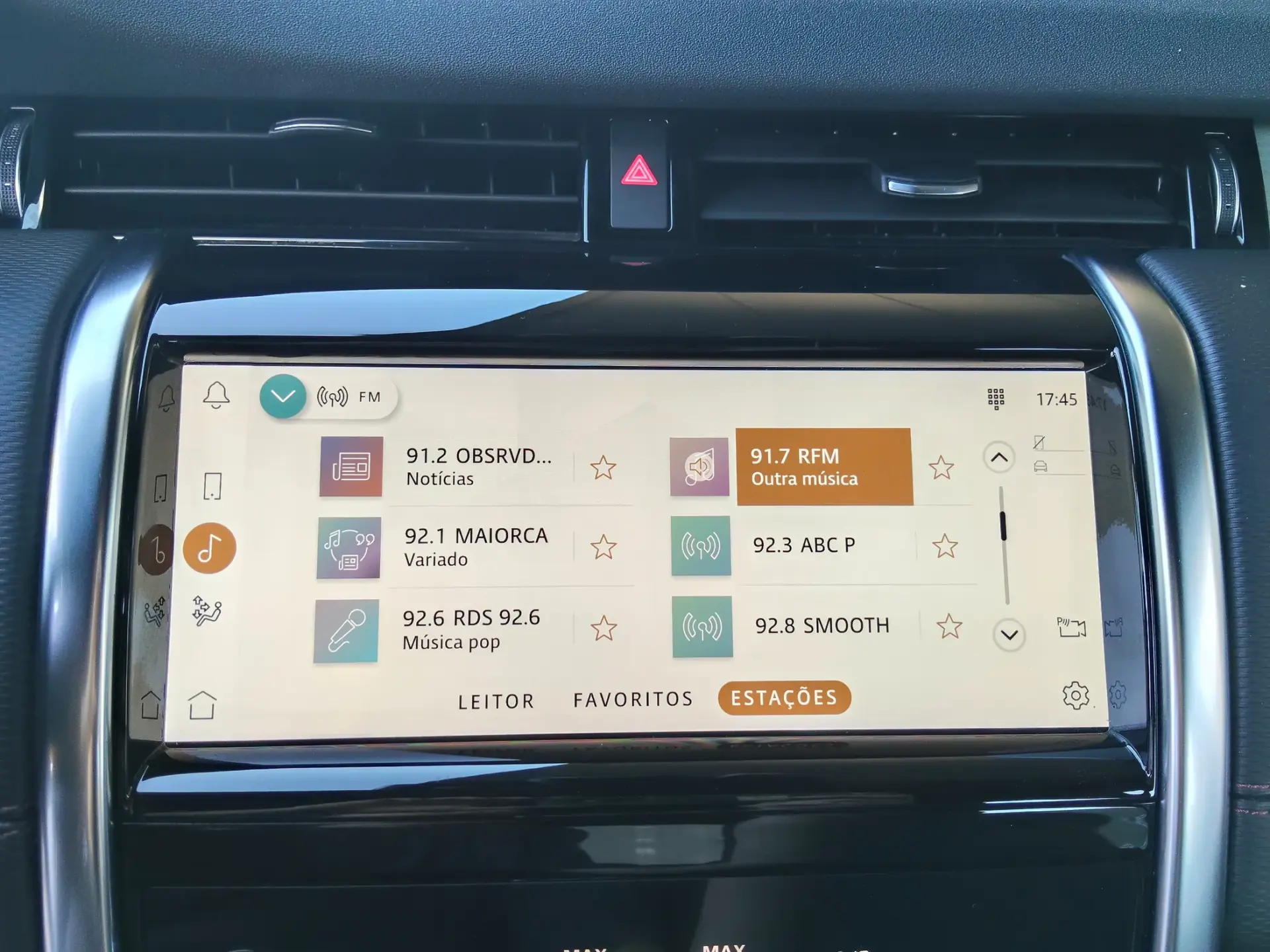 Land Rover Discovery Sport P300e AWD Dynamic SE 39