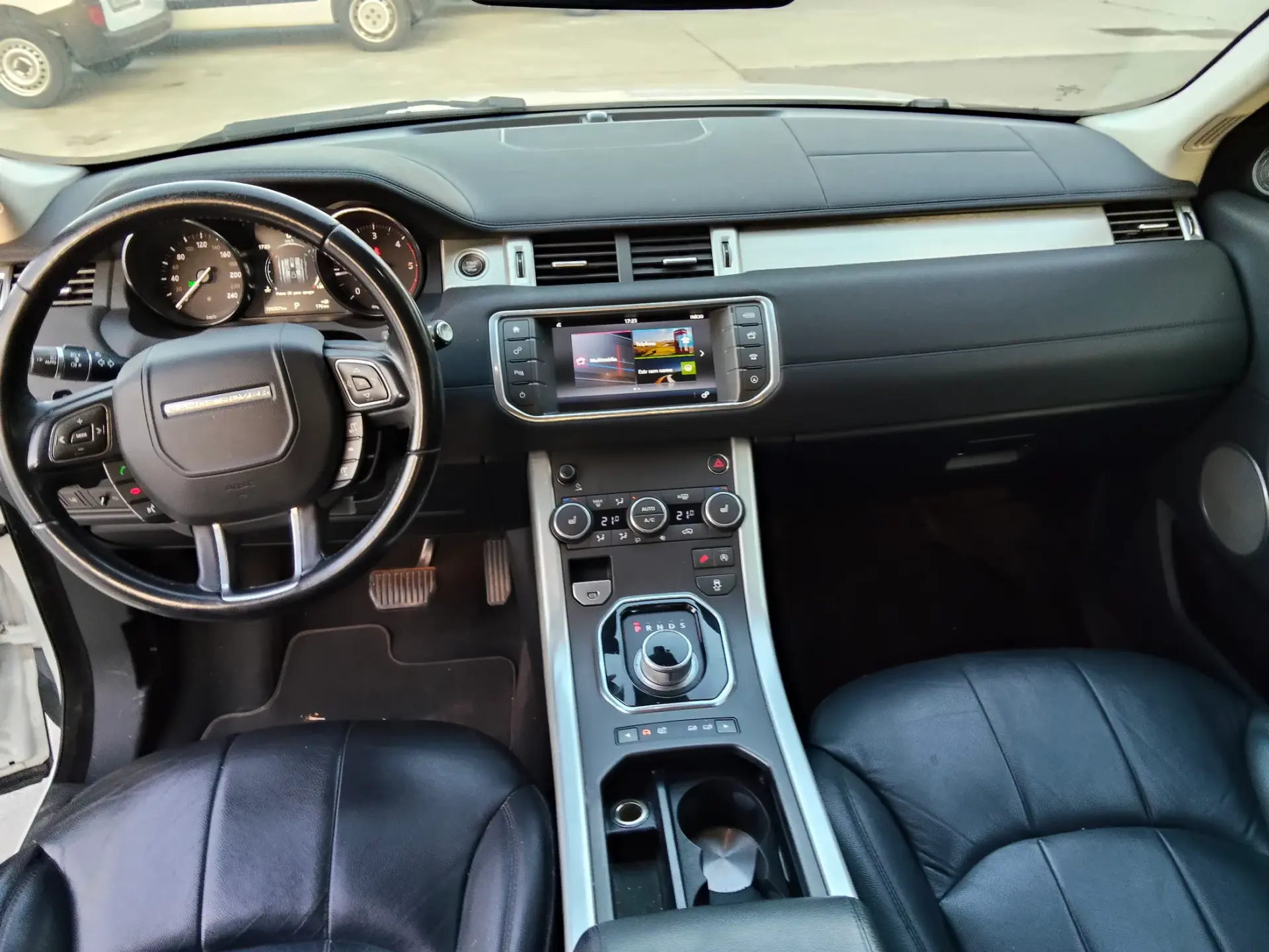 Land Rover Range Rover Evoque 2.0 TD4 HSE Dynamic Auto 25