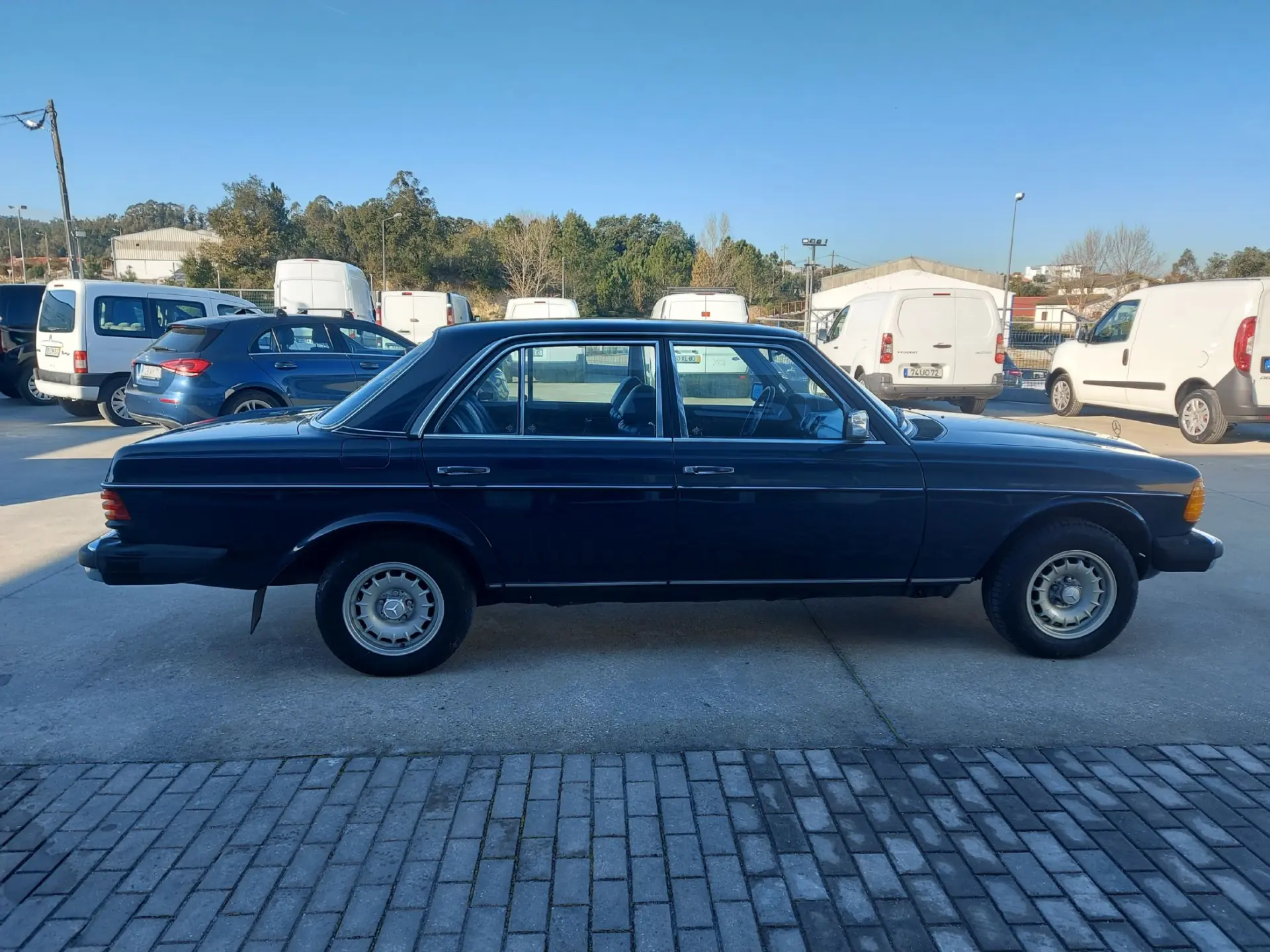 Mercedes-Benz 240 D 3