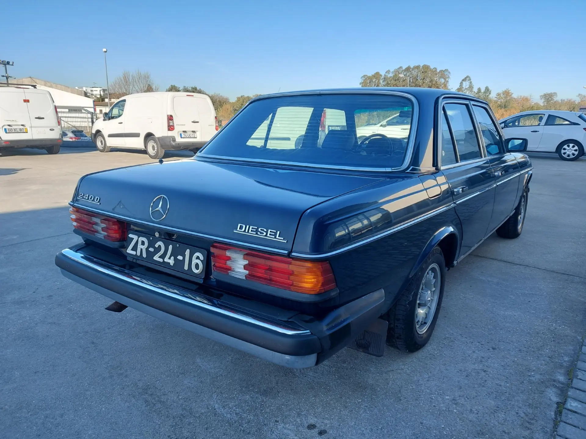 Mercedes-Benz 240 D 4
