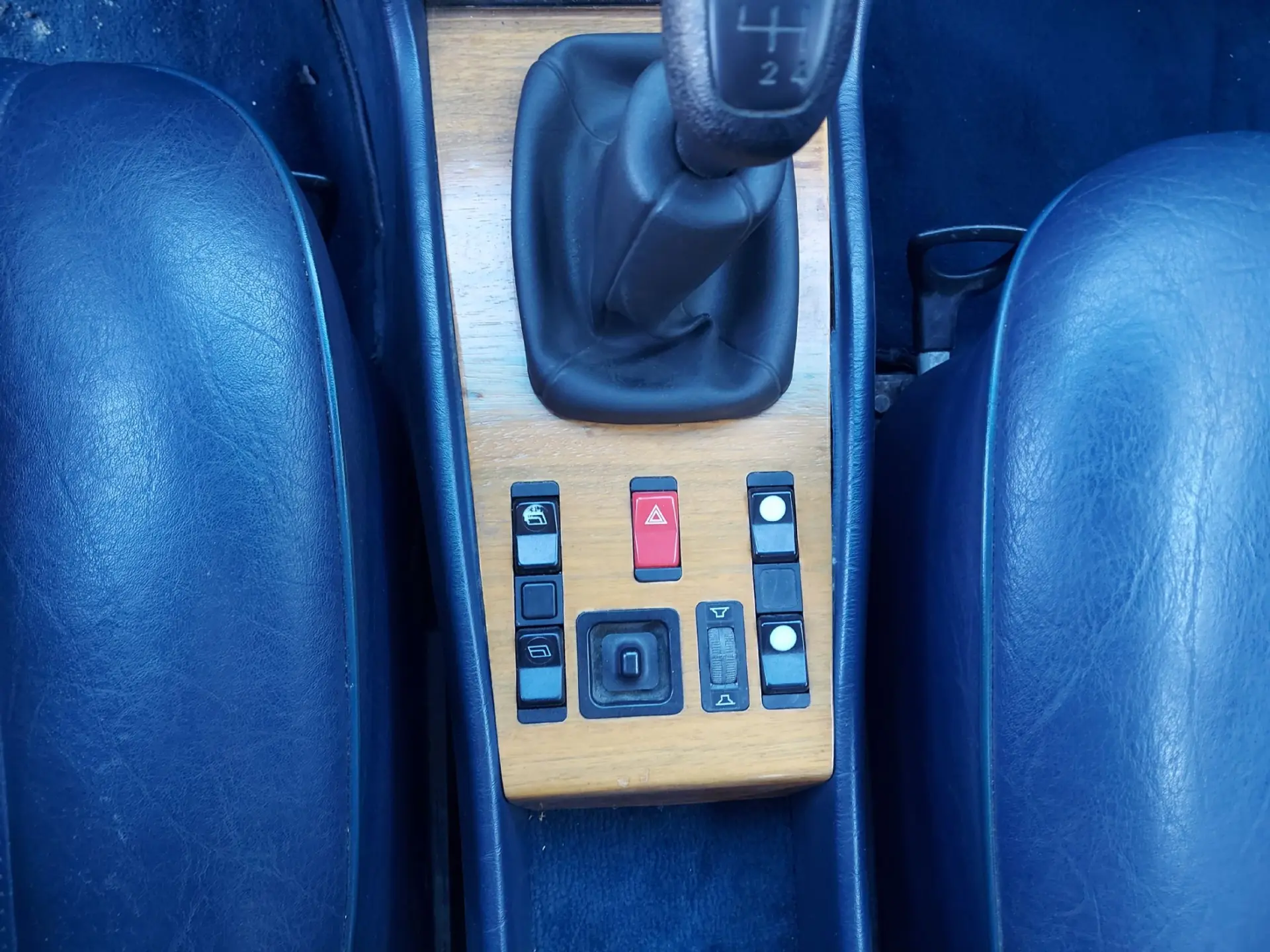 Mercedes-Benz 240 D 18