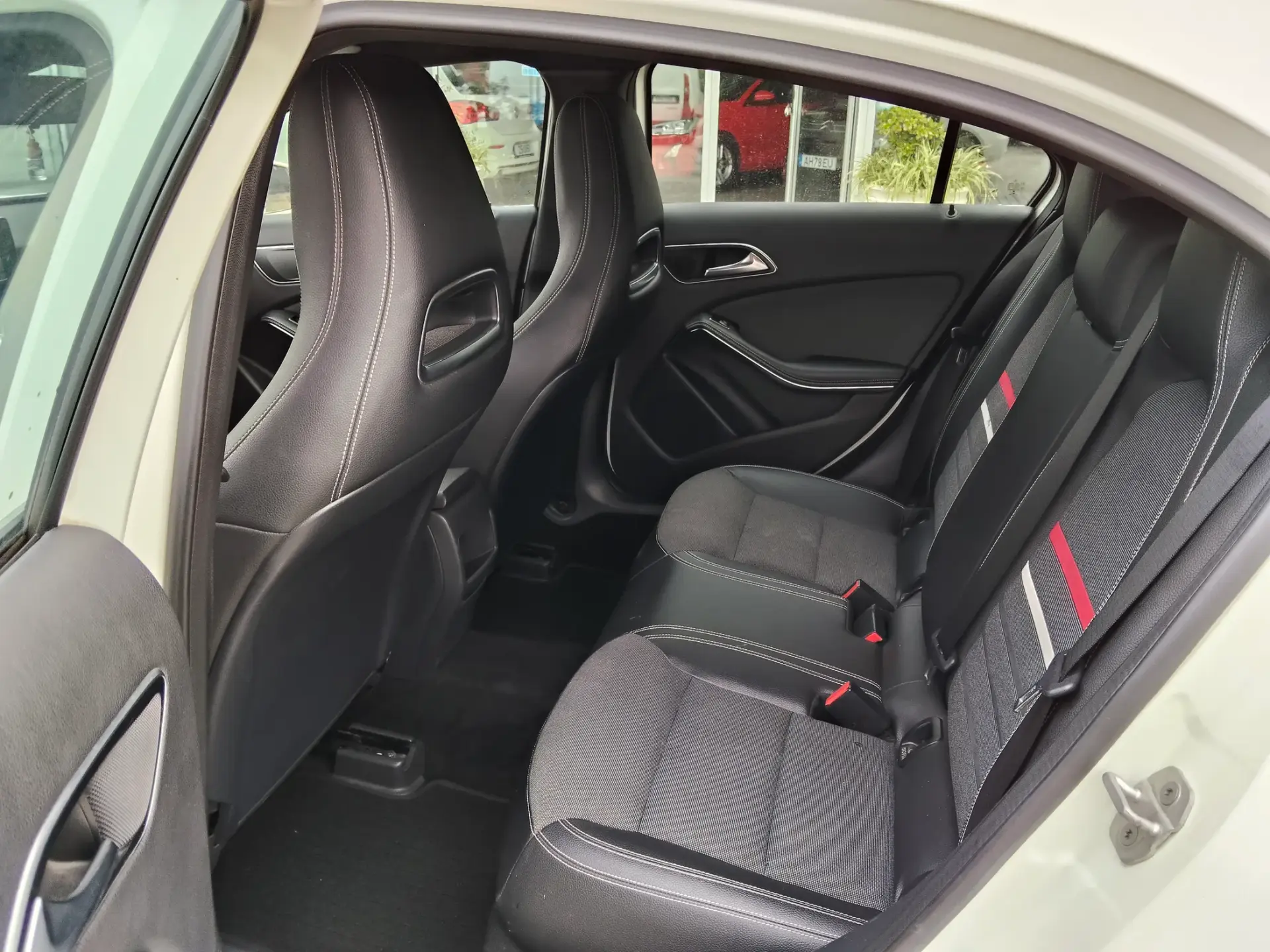 Mercedes-Benz A 180 d Urban 14