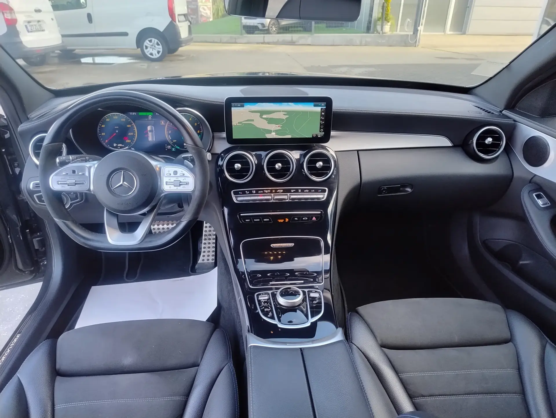 Mercedes-Benz C 300 C 300 de AMG Line 38