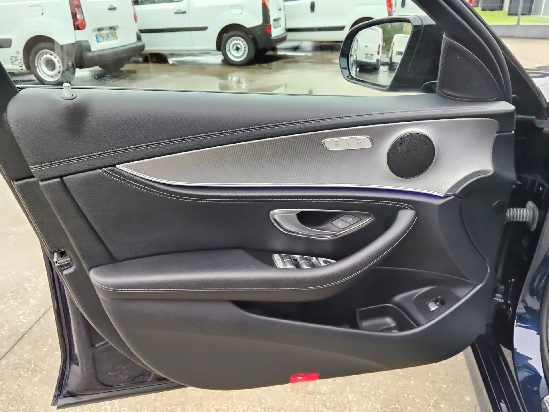 Mercedes-Benz E 220 d AMG Line 13