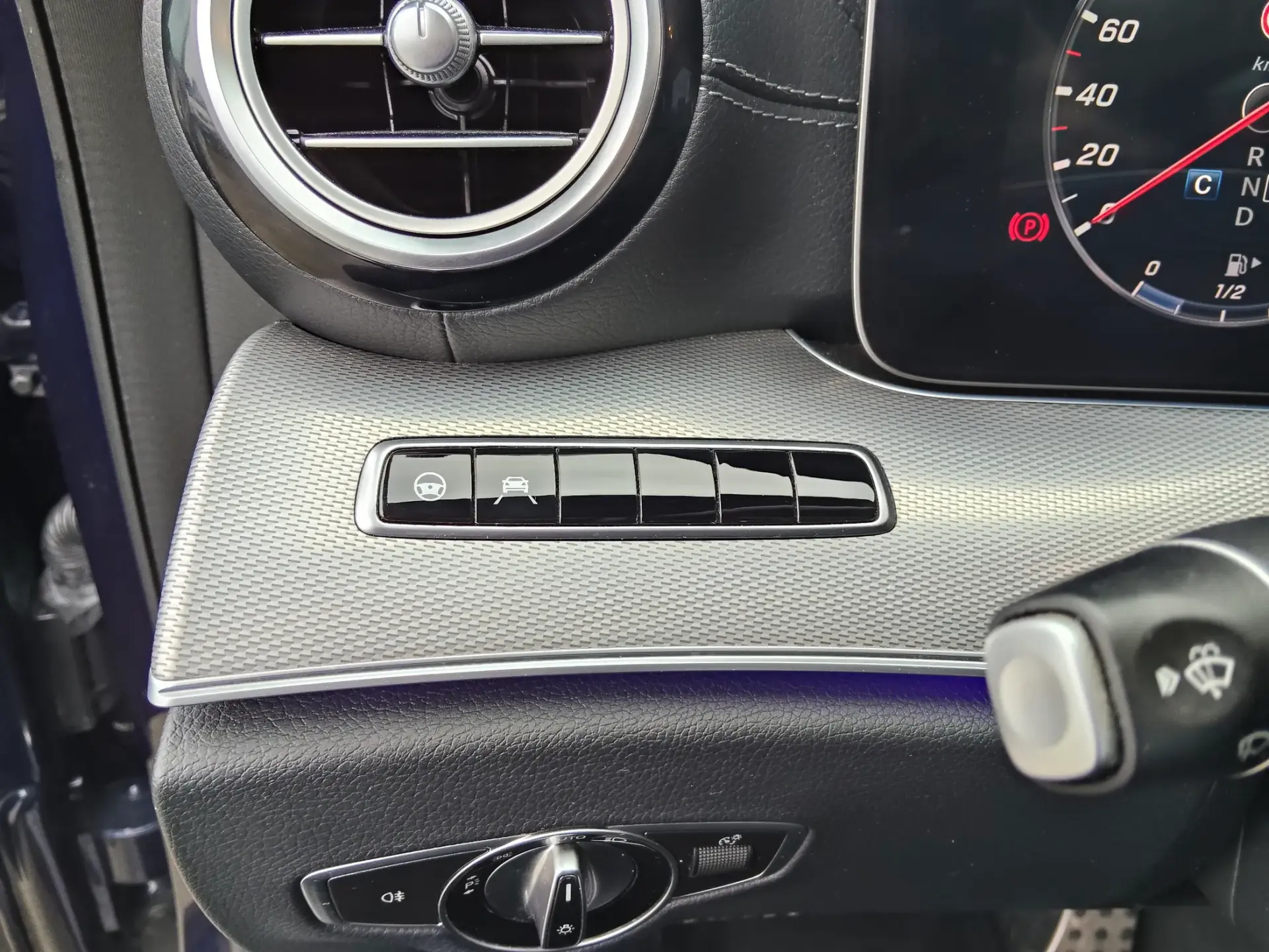 Mercedes-Benz E 220 d AMG Line 38