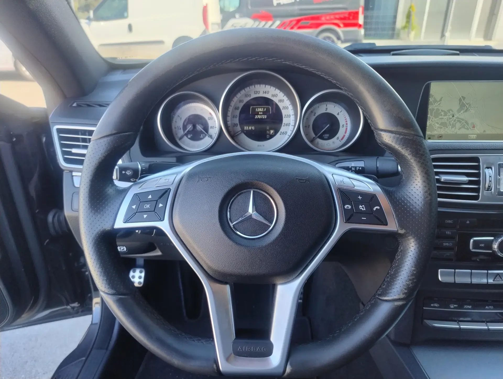 Mercedes-Benz E 250 BlueTEC Auto 27