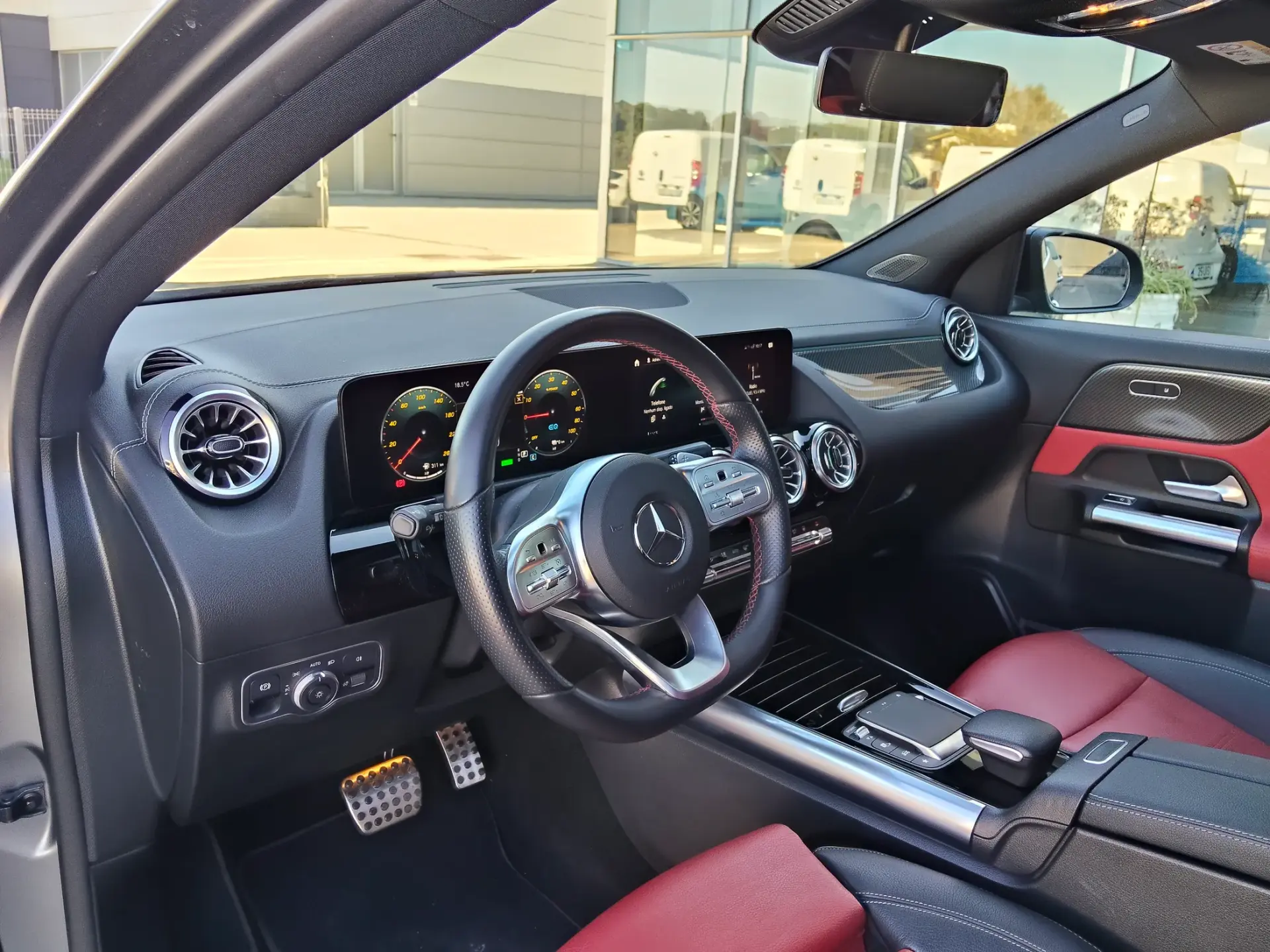 Mercedes-Benz GLA 250 AMG Line 19